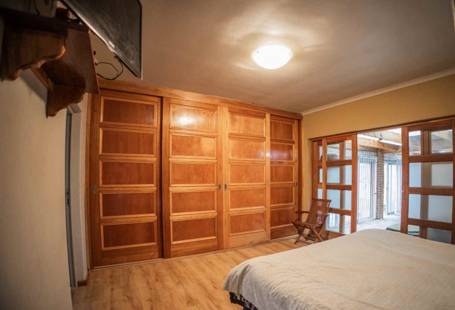 To Let 3 Bedroom Property for Rent in Protea Heights Western Cape